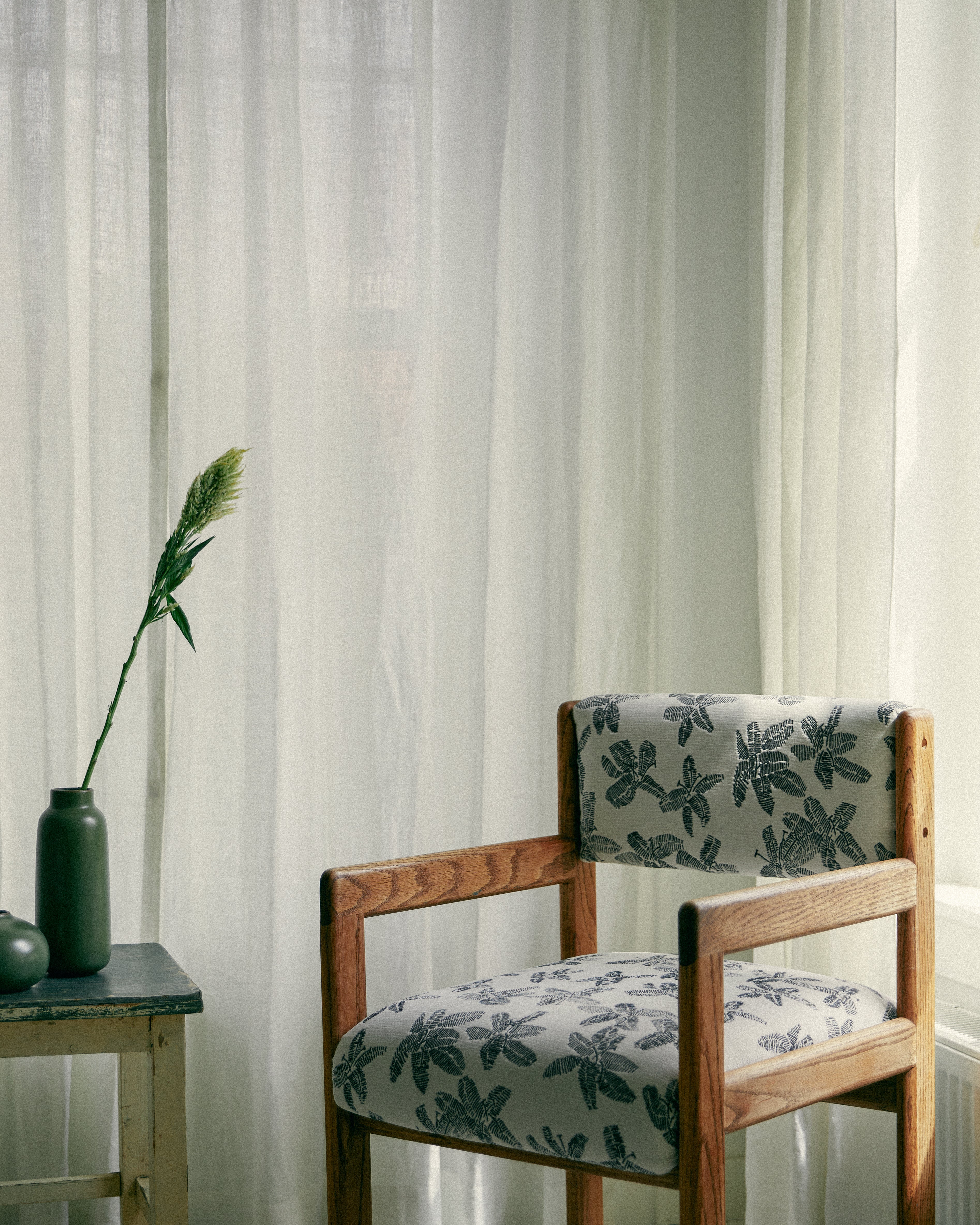 Hibiscus Black and White - Fabric By The Yard